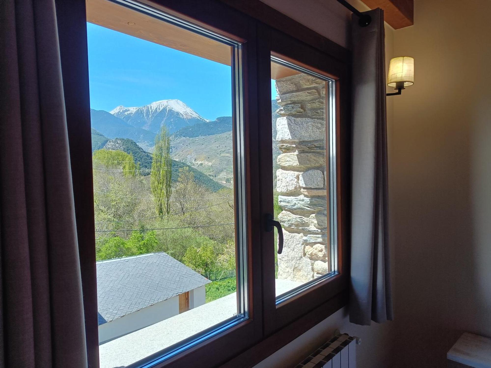 Apartmán Rural Berros La Guingueta D'Aneu Exteriér fotografie