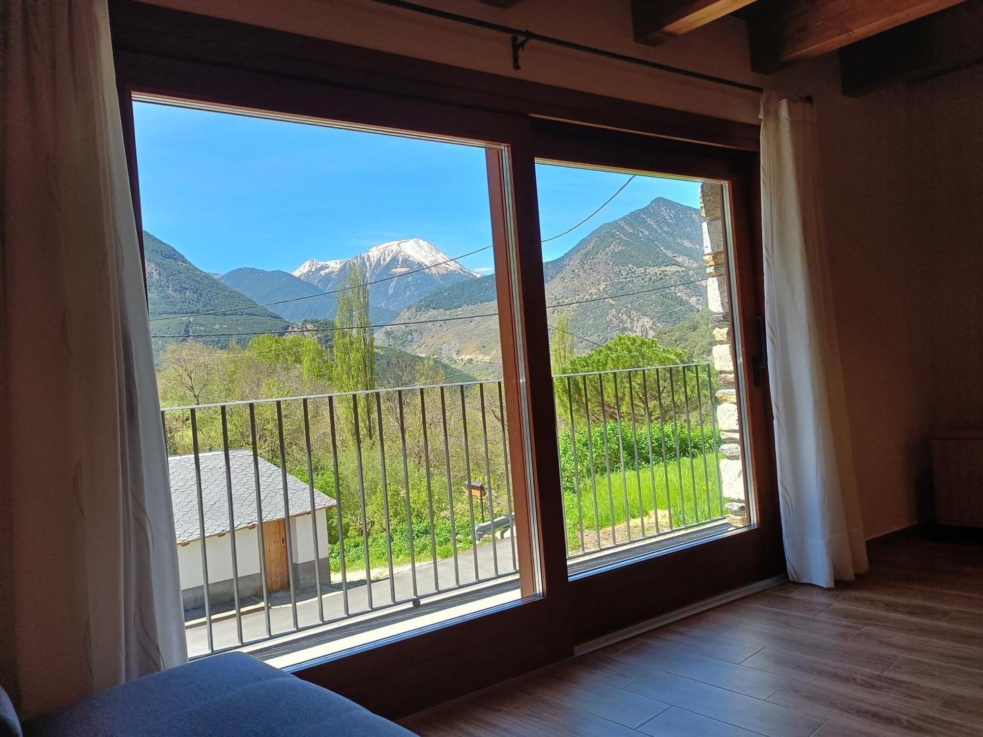 Apartmán Rural Berros La Guingueta D'Aneu Exteriér fotografie